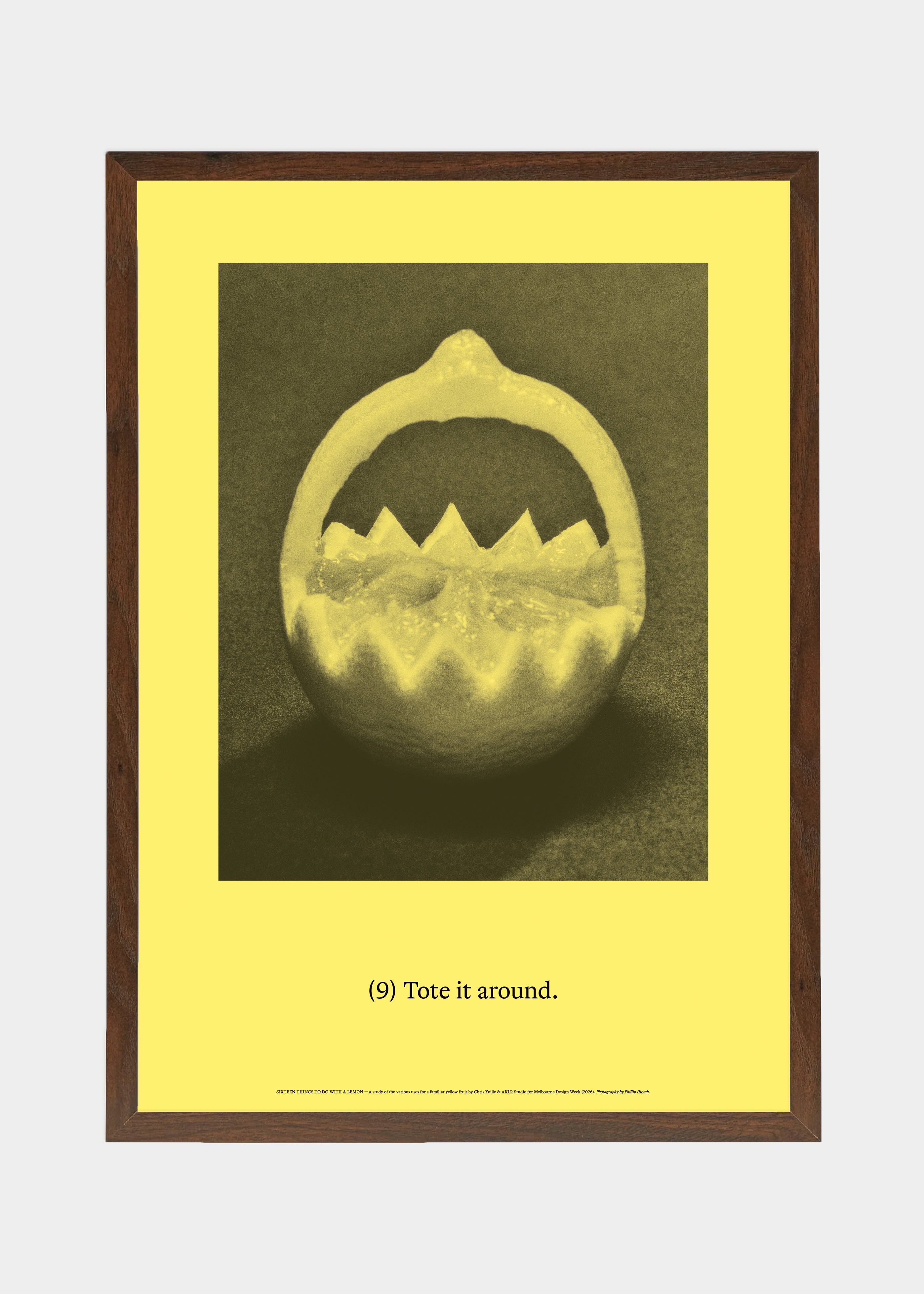 [09] Tote it around.